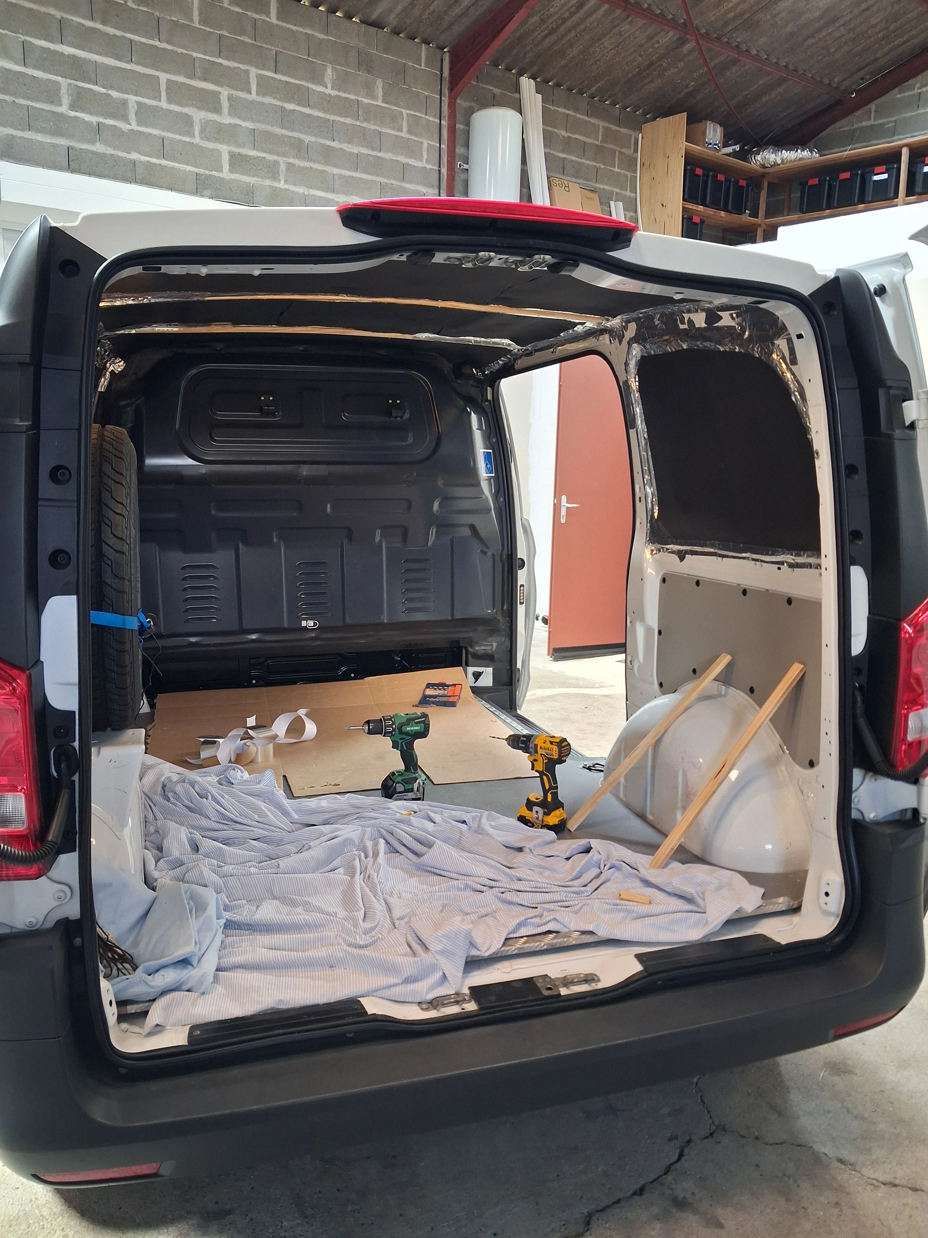 Vue générale préparation plafond Mercedes Vito